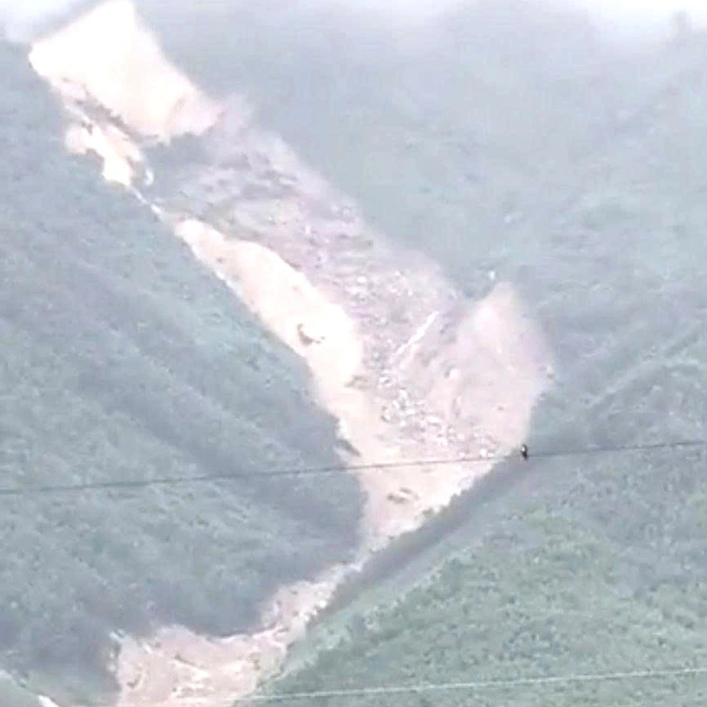 Sạt lở núi ở Đà Nẵng, một người bị vùi lấp tử vong